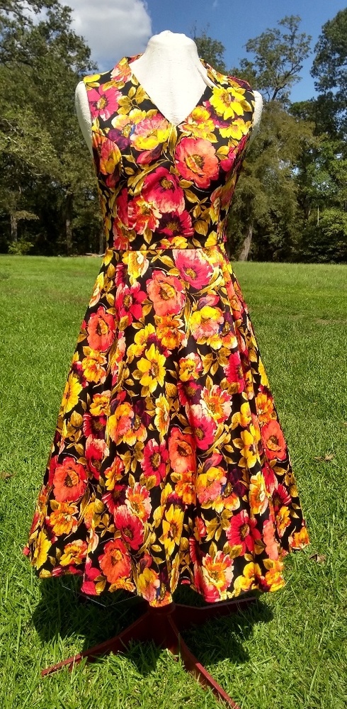 Vintage women's 50s pinup style dress